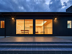 TKプランニング株式会社の施工事例「檜と光の相乗効果がもたらす快適な暮らし」の画像