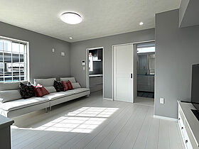 fun's life home (株式会社ハウジング重兵衛)の施工事例「照明も間取りも、好きを詰め込んだ南欧デザインの家」の画像1