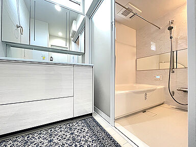 fun's life home (株式会社ハウジング重兵衛)の施工事例「照明も間取りも、好きを詰め込んだ南欧デザインの家」の画像7