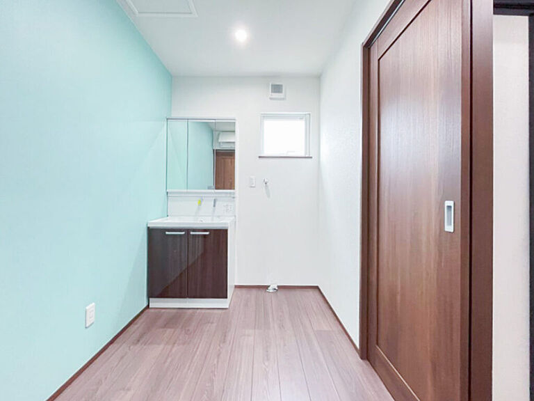 塚本産業株式会社の公式画像_洗面3