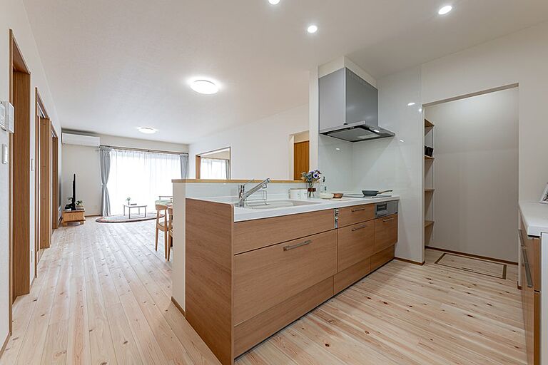 塚本産業株式会社の公式画像_キッチン2