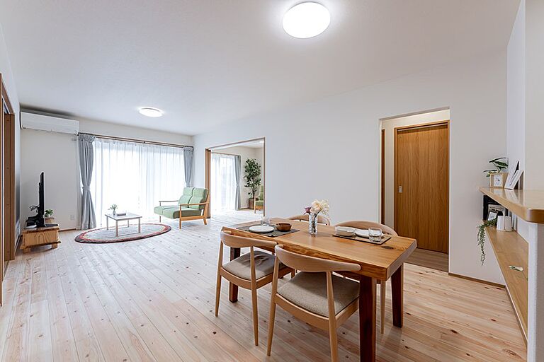 塚本産業株式会社の公式画像_リビング4