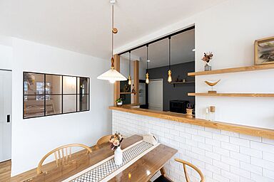 アオイ建設株式会社の施工事例「収納の位置や量も綿密に計画。2階は寝るだけと割り切って半平屋のような住まいに」の画像3