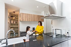 アオイ建設株式会社の施工事例「うんてい、ボルダリング、ルーフバルコニー。みんなで遊べる家が完成!」の画像4