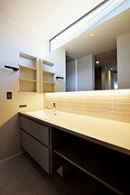 シンプルモダンスタイルの洗面所 株式会社アントール 富山店の事例画像