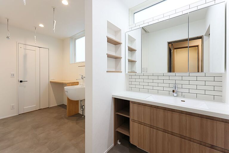 株式会社アントール 富山店の公式画像_洗面6