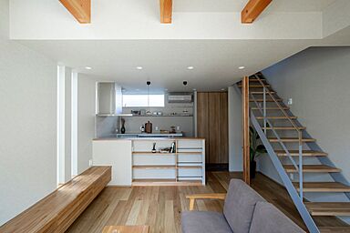 株式会社アントール 富山店の施工事例「安らぎの空間と遊びゴコロを調和させた住まい」の画像3