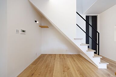 株式会社アントール 富山店の施工事例「「守る」と「包む」の最高峰~耐震等級3×断熱等級6で叶える、次世代の暮らし~」の画像3