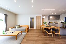株式会社アントールの施工事例「家族が集うシンプルで心地よい住まい」の画像