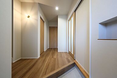 株式会社アントールの施工事例「家族が集うシンプルで心地よい住まい」の画像10