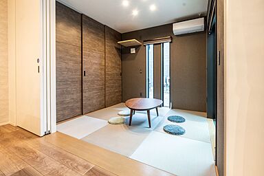 株式会社アントールの施工事例「趣味を楽しむビルトインガレージ/アウトドアリビングが魅力~4LDK~」の画像5