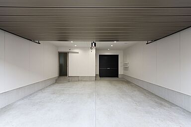 株式会社アントールの施工事例「【インナーガレージのあるお家】~キャットウォークでつくる、猫と過ごす豊かな日常~」の画像1