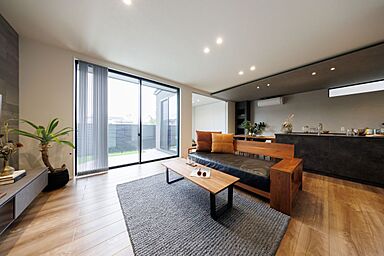 株式会社アントールの施工事例「上質なグレーが描く、落ち着きのある日常。洗練された大人の佇まい。」の画像1