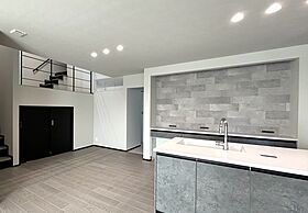 株式会社アイ工務店 福井支店の施工事例「スキップフロアを導入した、落ち着いた色合いの住まい」のメイン画像