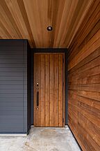 木の家スタイルの玄関 株式会社Tectureの事例画像