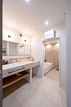 木の家スタイルの洗面所 株式会社Tectureの事例画像