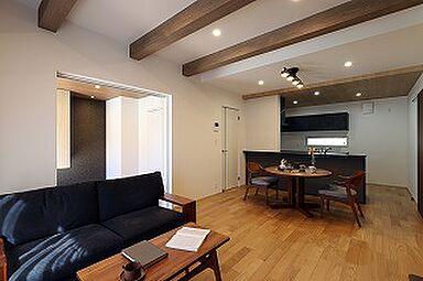 朝日住宅株式会社の施工事例「夫婦ふたりにちょうどいい明るくコンパクトな平屋」の画像1