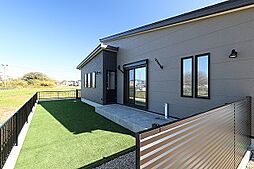 朝日住宅株式会社の施工事例「全館空調や回遊動線を取り入れた 愛犬と子どもがのびのび過ごせる平屋」の画像