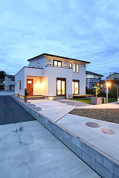 朝日住宅株式会社の施工事例「家族とつながる、のびやかな吹き抜けリビングのある家」の画像3