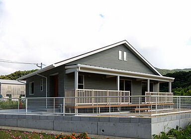 株式会社ケンコーホームの施工事例「【長崎市/20代/2LDK】アメリカ西海岸スタイルの小屋裏2階建ての家」の画像