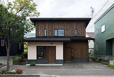 有限会社大元工務店の施工事例「暮らしの知恵と本物素材が息づく、やさしさと工夫の住まい(札幌市北区 E様邸)」の画像10