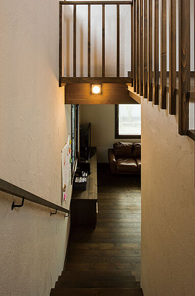 有限会社大元工務店の施工事例「暮らしの知恵と本物素材が息づく、やさしさと工夫の住まい(札幌市北区 E様邸)」の画像6