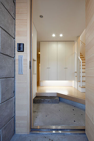 有限会社大元工務店の施工事例「家族の“受け継ぎたい”を叶えた、札幌軟石と光の家(札幌市西区 M様邸)」の画像2