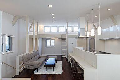 有限会社大元工務店の施工事例「家族の“受け継ぎたい”を叶えた、札幌軟石と光の家(札幌市西区 M様邸)」の画像4