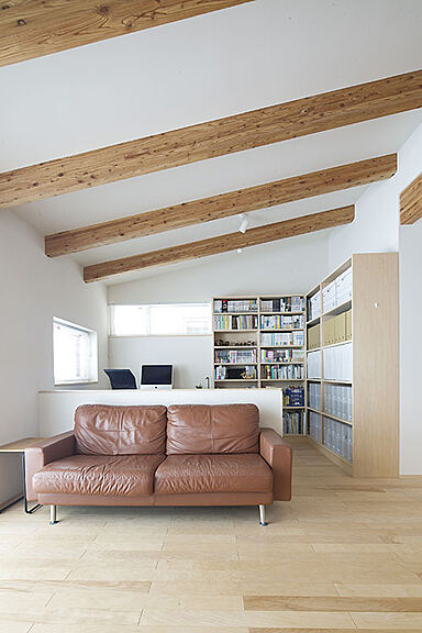 有限会社大元工務店の施工事例「光が広がる北欧風空間に、手づくりと素材の温もりの家(札幌市豊平区 O様邸)」の画像2