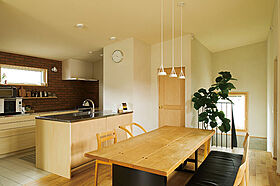 有限会社大元工務店の施工事例「家族のつながりと開放感を楽しむモダンな住まい(千歳市 K様邸)」の画像5