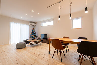 TSデザイン 有限会社 志田尾工務店の施工事例「暮らしを彩るグリーンのお家(島根県江津市)」の画像1