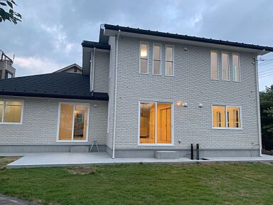 ブリリアントホーム 横浜ハウジングフォーラムの施工事例「ブリッティッシュブリックスタイルの美しい住宅施工例集」の画像5