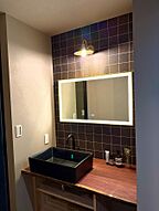 カフェスタイルの洗面所 株式会社COLORS工務店 一級建築士事務所の事例画像