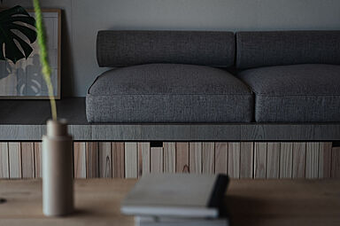 株式会社COLORS工務店 一級建築士事務所の施工事例「心地よい空間に包まれる、洗練されたホテルライクな天然木の家」の画像5