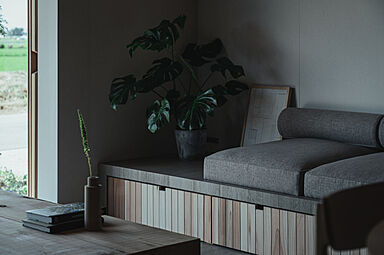 株式会社COLORS工務店 一級建築士事務所の施工事例「心地よい空間に包まれる、洗練されたホテルライクな天然木の家」の画像6