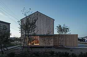 株式会社COLORS工務店 一級建築士事務所の施工事例「心地よい空間に包まれる、洗練されたホテルライクな天然木の家」の画像9