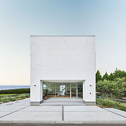 株式会社COLORS工務店 一級建築士事務所の施工事例「【30坪台/吹き抜け/3階建て】光が降り注ぐ開放的な空間スカイバルコニーのある家」の画像