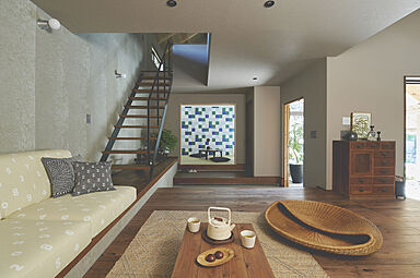 株式会社COLORS工務店 一級建築士事務所の施工事例「【滋賀/和モダン/吹き抜け/中庭30坪】吹き抜けと中庭のある和モダンな家」の画像3