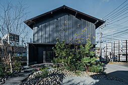 株式会社COLORS工務店 一級建築士事務所の施工事例「【滋賀/吹き抜け/2階建て】シンプルでおしゃれな天然木に包まれた吹き抜けのある家」の画像