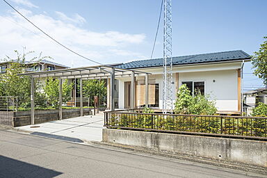 無添加建築設計株式会社の施工事例「自然由来の素材に囲まれ、穏やかな暮らしを楽しむ平屋」の画像