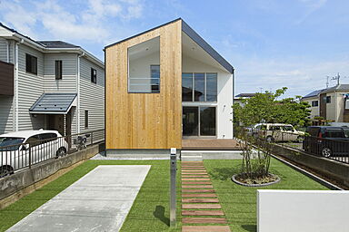 無添加建築設計株式会社の施工事例「自然と調和する、心地よい暮らし ー 快適な暮らしを叶えるパッシブデザイン」の画像