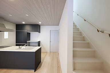 ジェイフィットホーム 鹿児島南店の施工事例「木のぬくもりと光に包まれた、心地よく暮らせるお家」の画像3