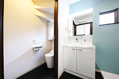 ジェイフィットホーム 鹿児島南店の施工事例「リビングと庭がつながる、開放感たっぷりのお家」の画像7