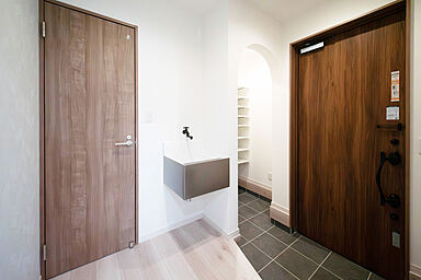 ジェイフィットホーム 鹿児島南店の施工事例「ただいま手洗い付き、白×ナチュラルで心地よく暮らせるお家」の画像5