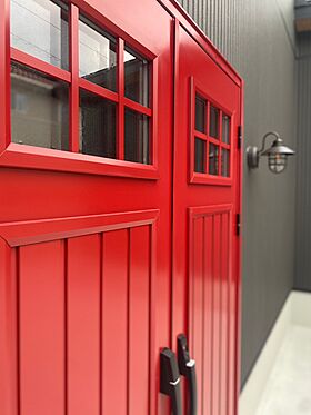 株式会社ヤマックスの施工事例「F様邸 バイクガレージがあるヴィンテージスタイルの住まい」の画像2