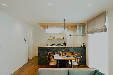 株式会社ヤマックスの施工事例「O様邸 素材選びにこだわった、上質なジャパンディスタイルの住まい」の画像1