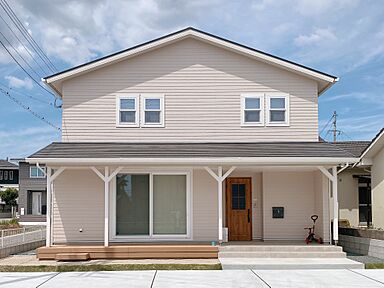 株式会社ヤマックスの施工事例「Y様邸 キッチンから家族の様子が見える、やさしい雰囲気のサーファーズスタイルの家」の画像7