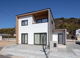 株式会社イシン住宅研究所 岡山支店の施工事例「開放感のある西海岸スタイルの家」のメイン画像