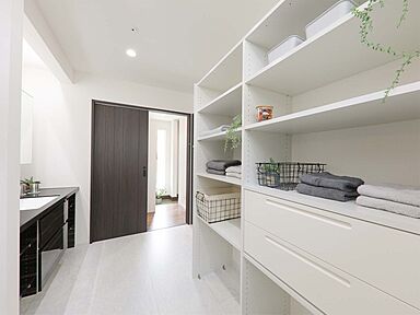 イシンホーム津山の施工事例「ガレージ付! 節約3000万円の豪邸!!」の画像4