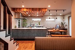 Blueziaの施工事例「Mix wood & warm space ミックスウッドであたたかみのある空間」の画像